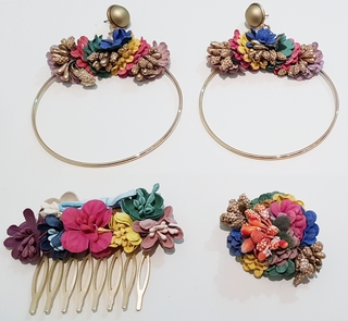 Conjunto de pendientes, peinecillo y alfiler de flamenca, flores tonos coloridos