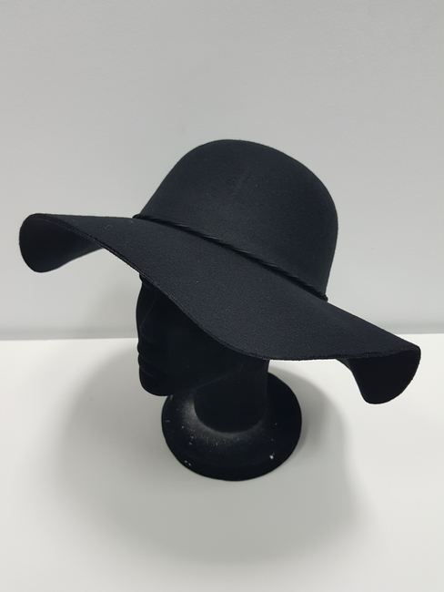 Sombrero antelina ala vuelo negro