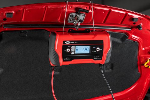 Cargador de baterías Skan 25.0 12/24 V