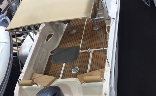 DIPOL 600 SPORT CABIN