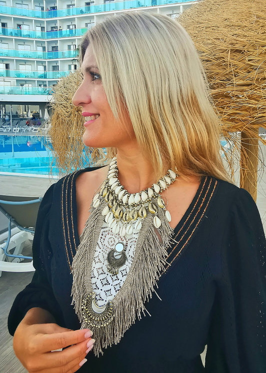 collar pechera conchas