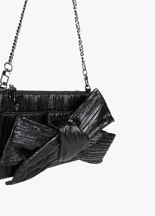 Cartera de mano para fiesta con maxi lazo Negro Lola Casademunt
