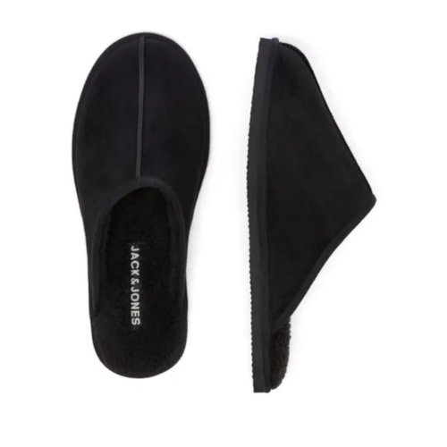 Zapatilla de estar por casa.