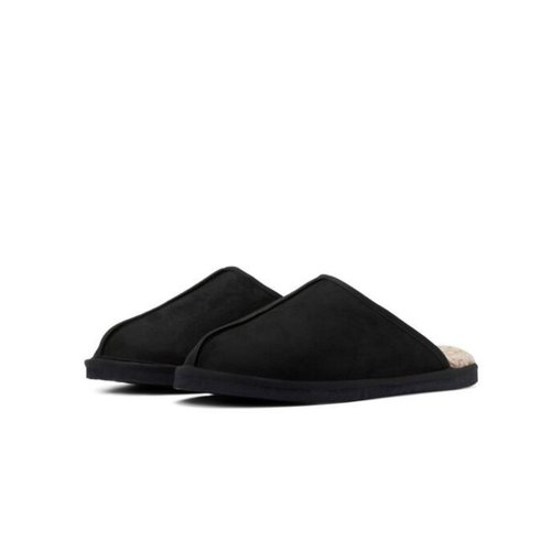 Zapatilla de estar por casa.